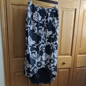 NWT Banana Republic Black and Cream Beiger Floral High-Low Skirt Size 10